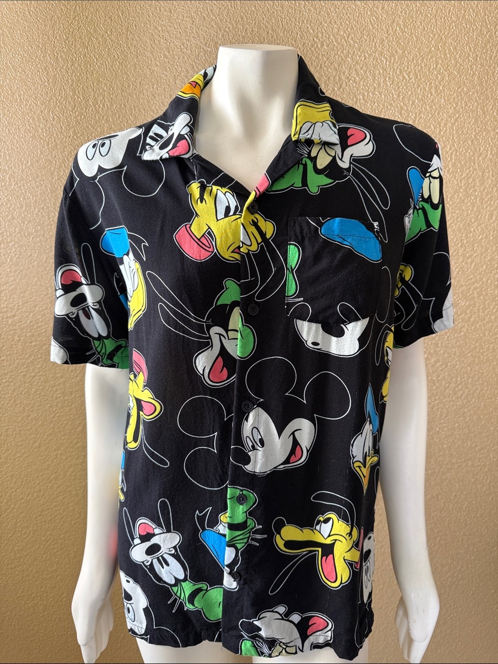 Men's /Women’s Black Disney Mickey & Friends Short-Sleeve Button-Up Shirt